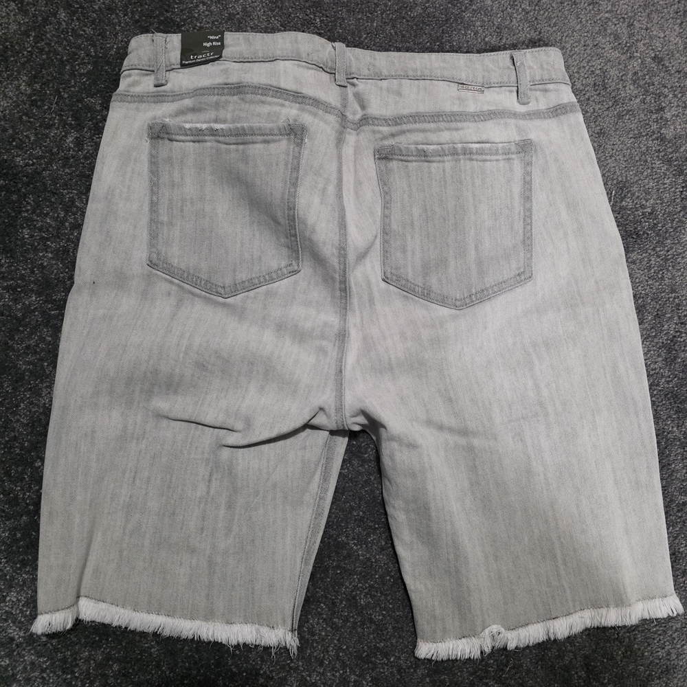 Tractr Light Gray Denim Jean Shorts with Frayed Hem Size 14/32